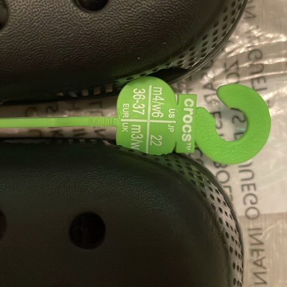 CROCS | Black Classic Crocs - Picture 5 of 7